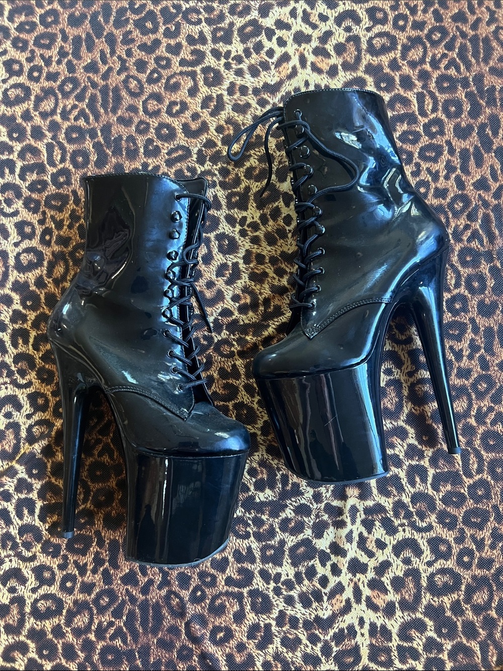 8 inch pleaser boots
